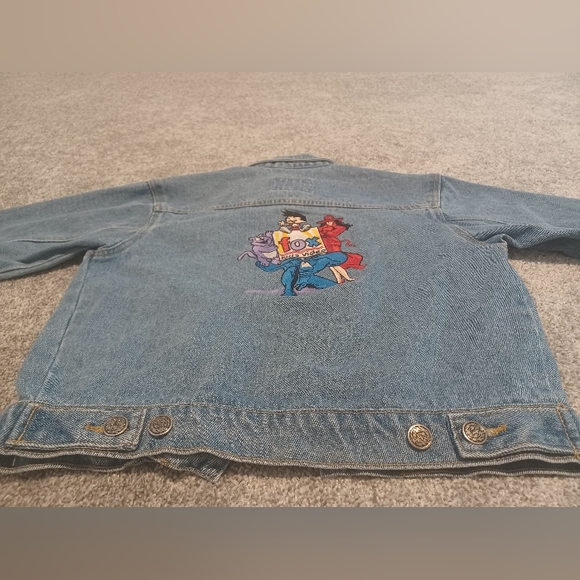 ☆RARE☆ Vintage Promotional Embroided Fox Kids Video Jean Jacket 》Size: Women's M - Picture 4 of 6
